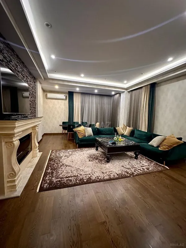 Satılır 4 otaqlı mənzil 140 m²