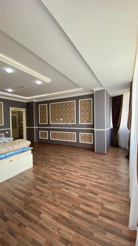 Satılır 5 otaqlı mənzil 290 m²