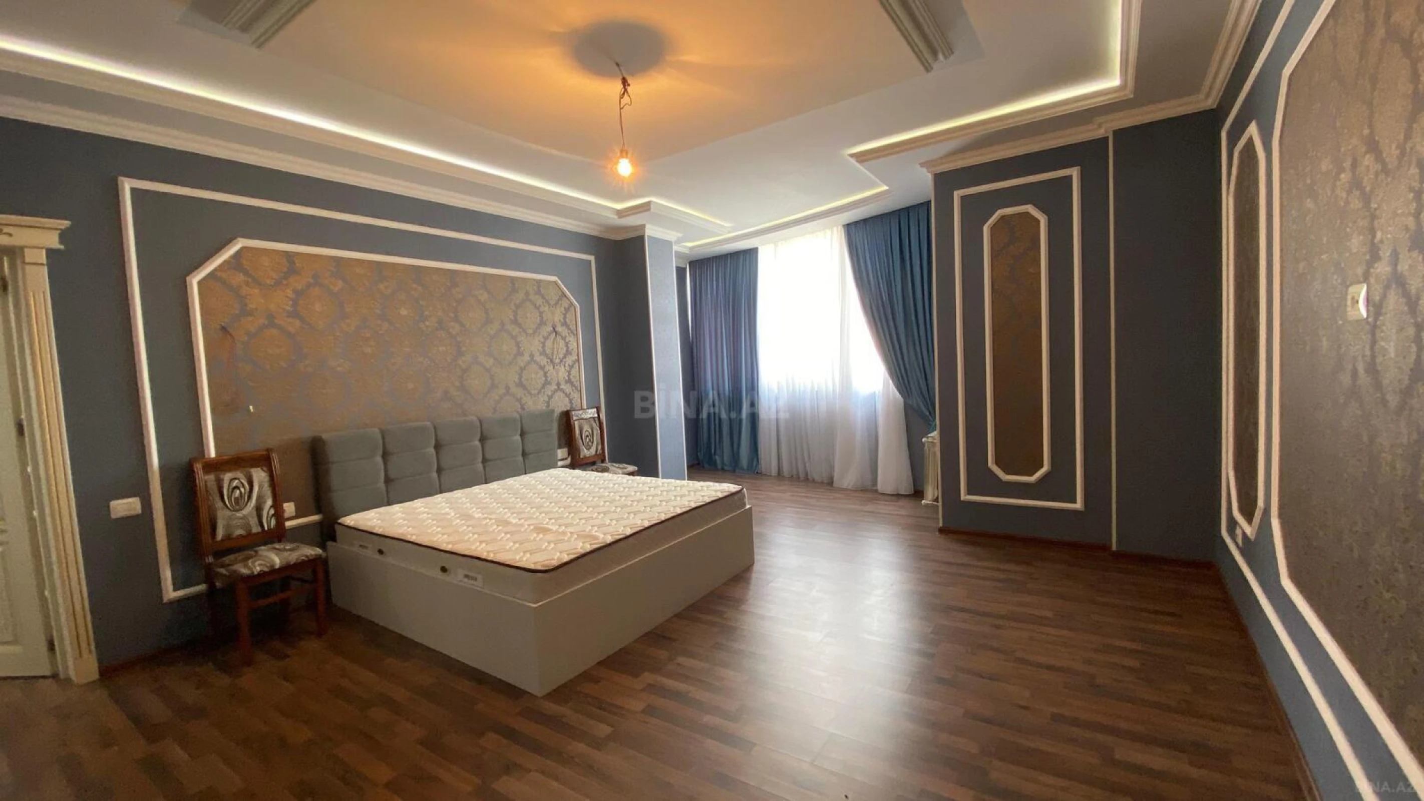 Satılır 5 otaqlı mənzil 290 m²