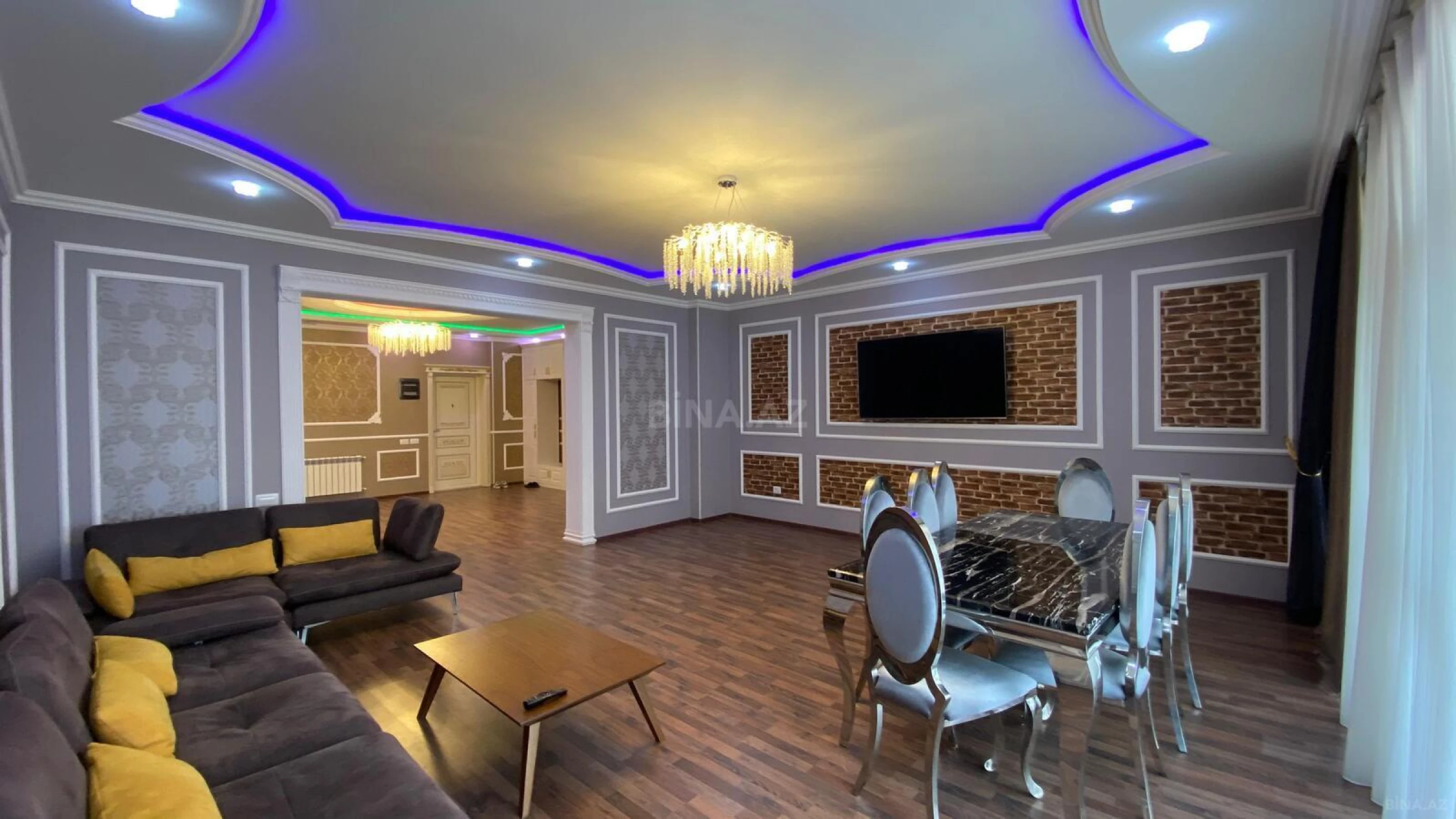 Satılır 5 otaqlı mənzil 290 m²