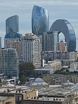 Satılır 4 otaqlı mənzil 195 m² — Bakı, İnşaatçılar 4 otaq 195.00 m²