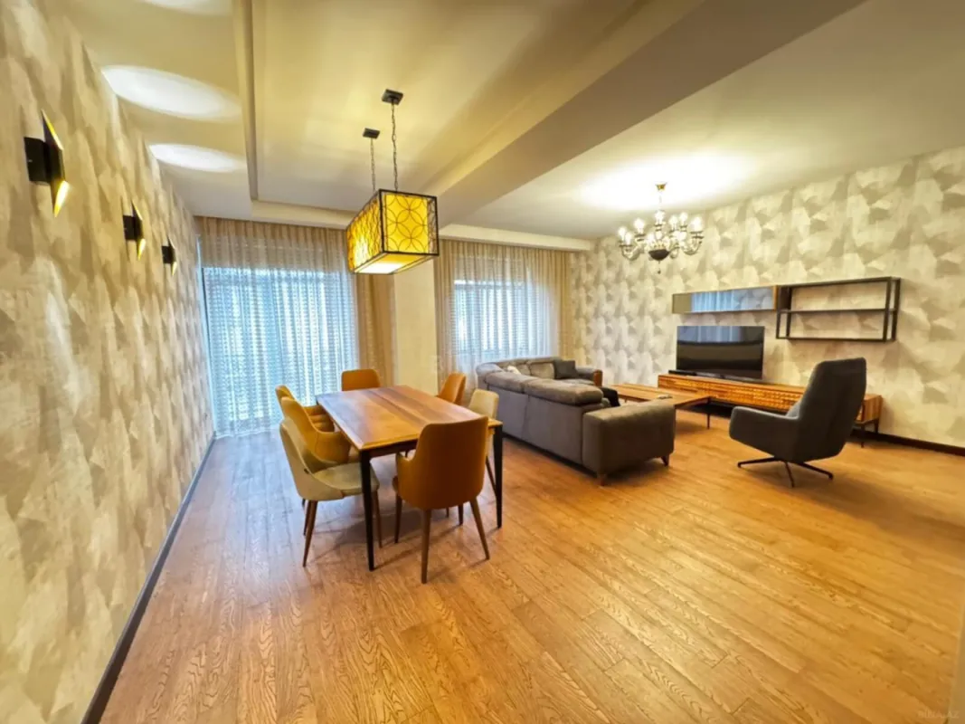 Kirayə verilir 3 otaqlı mənzil 165 m²