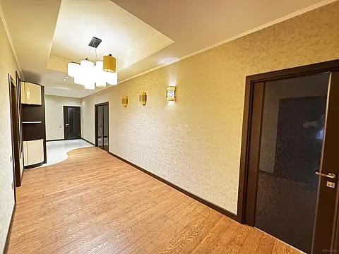 Kirayə verilir 3 otaqlı mənzil 165 m²