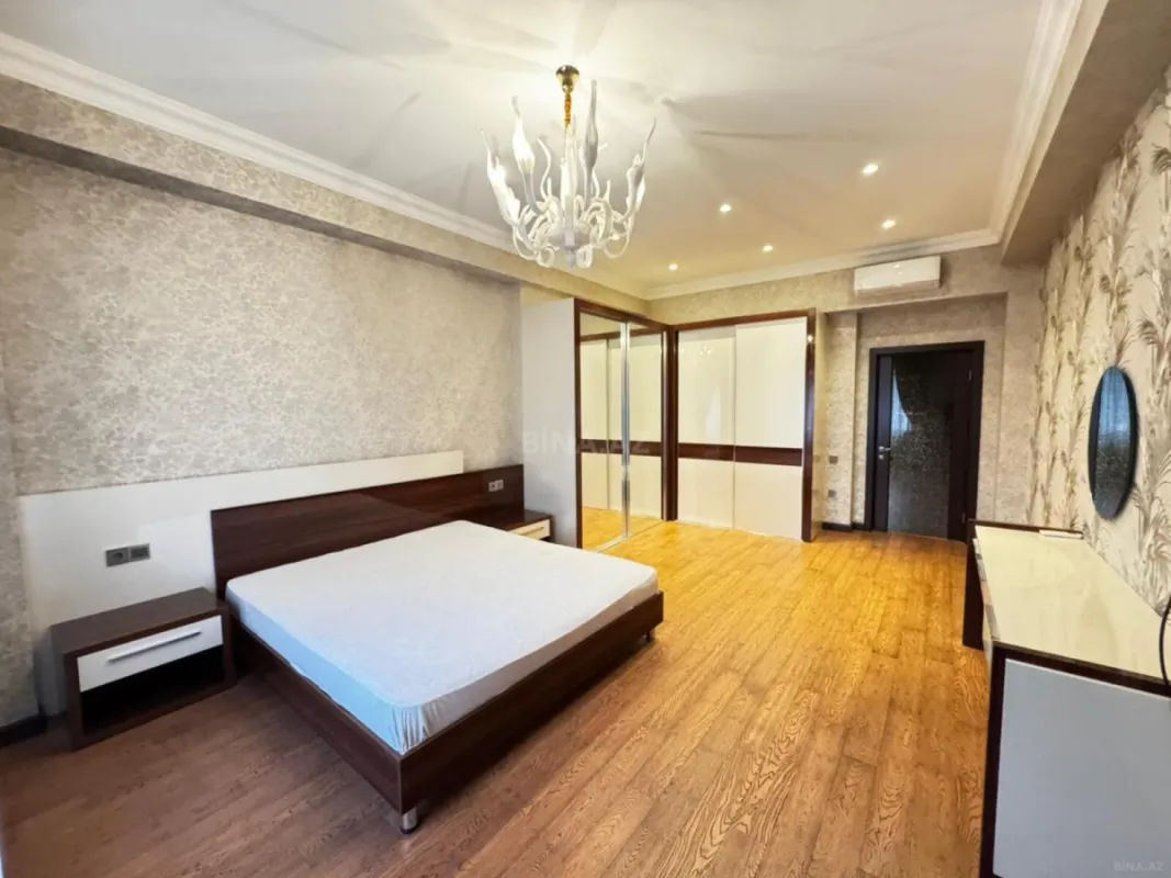 Kirayə verilir 3 otaqlı mənzil 165 m²