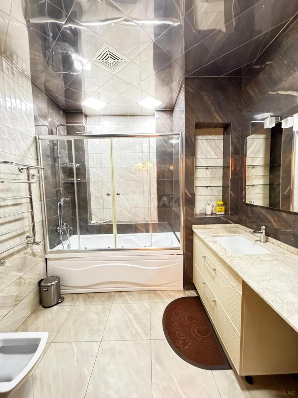 Kirayə verilir 3 otaqlı mənzil 165 m²