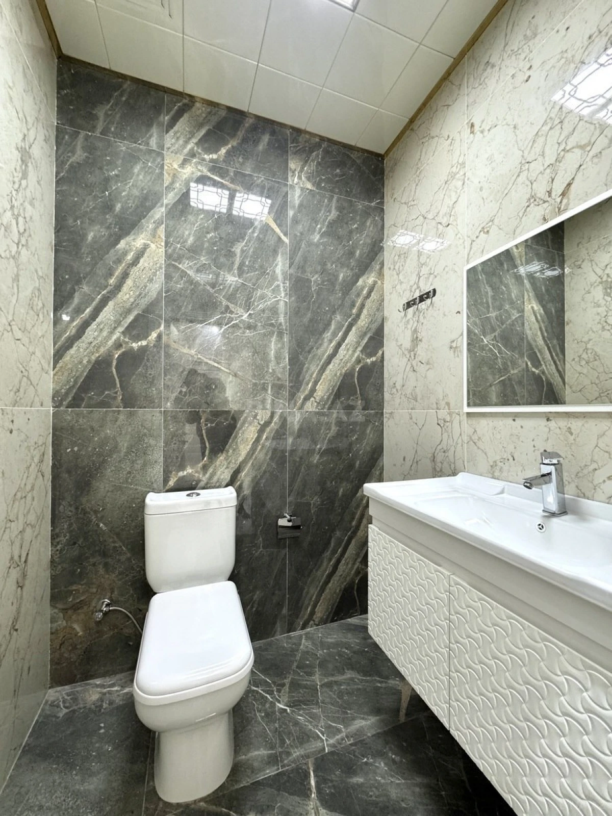 Satılır 2 otaqlı mənzil 62 m²