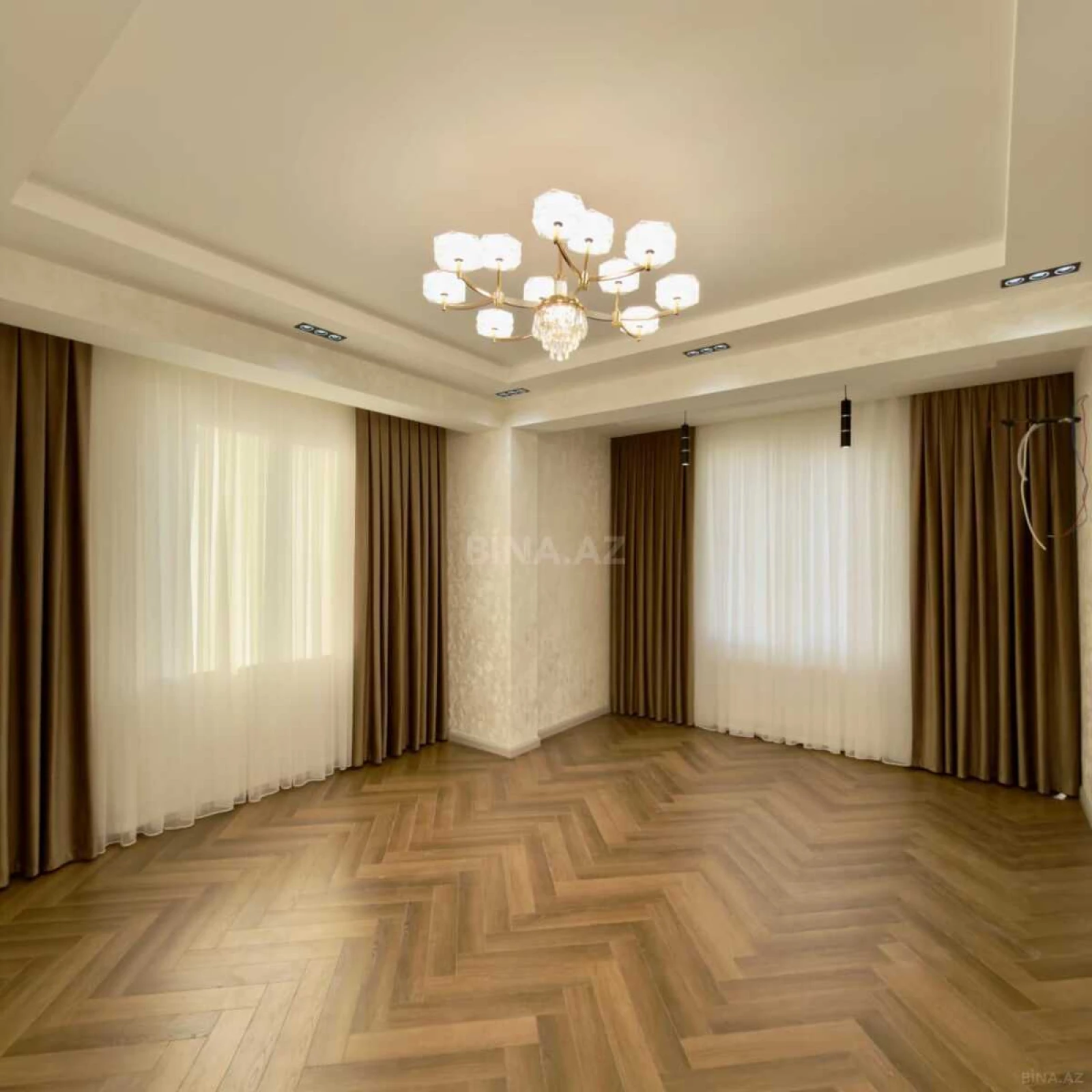 Satılır 2 otaqlı mənzil 79 m²