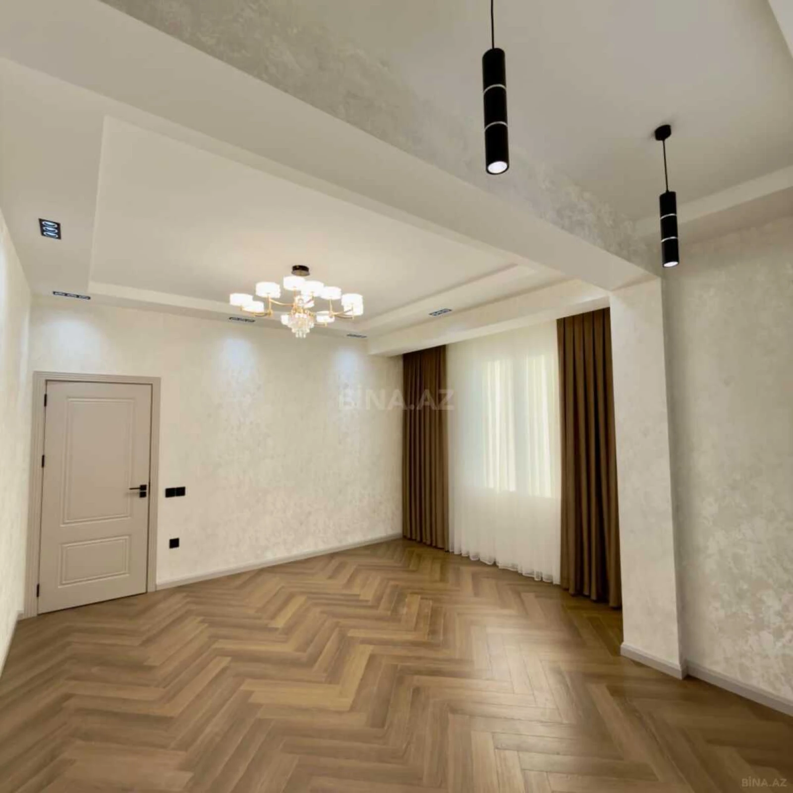Satılır 2 otaqlı mənzil 79 m²