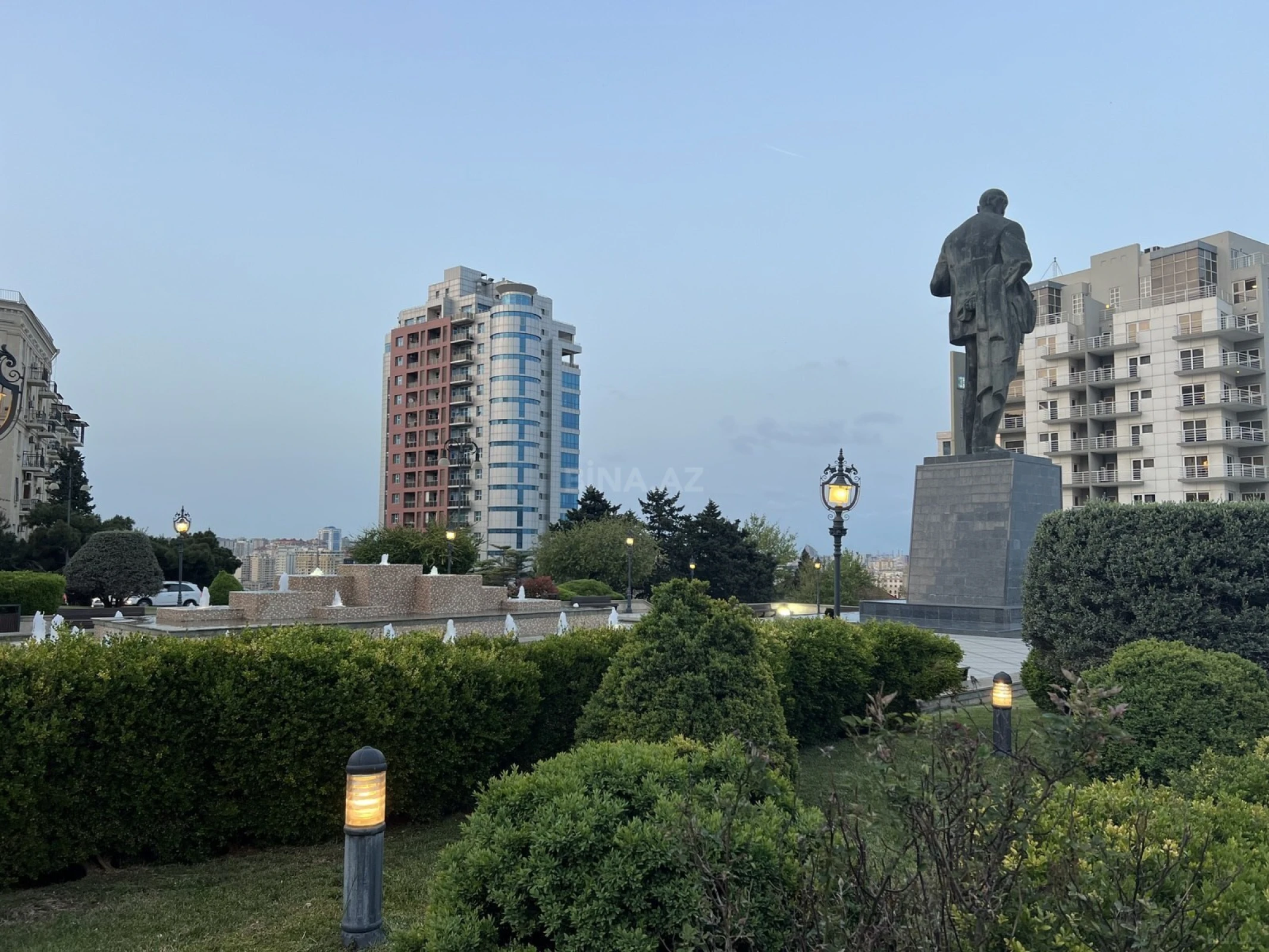 Satılır 3 otaqlı mənzil 95 m²