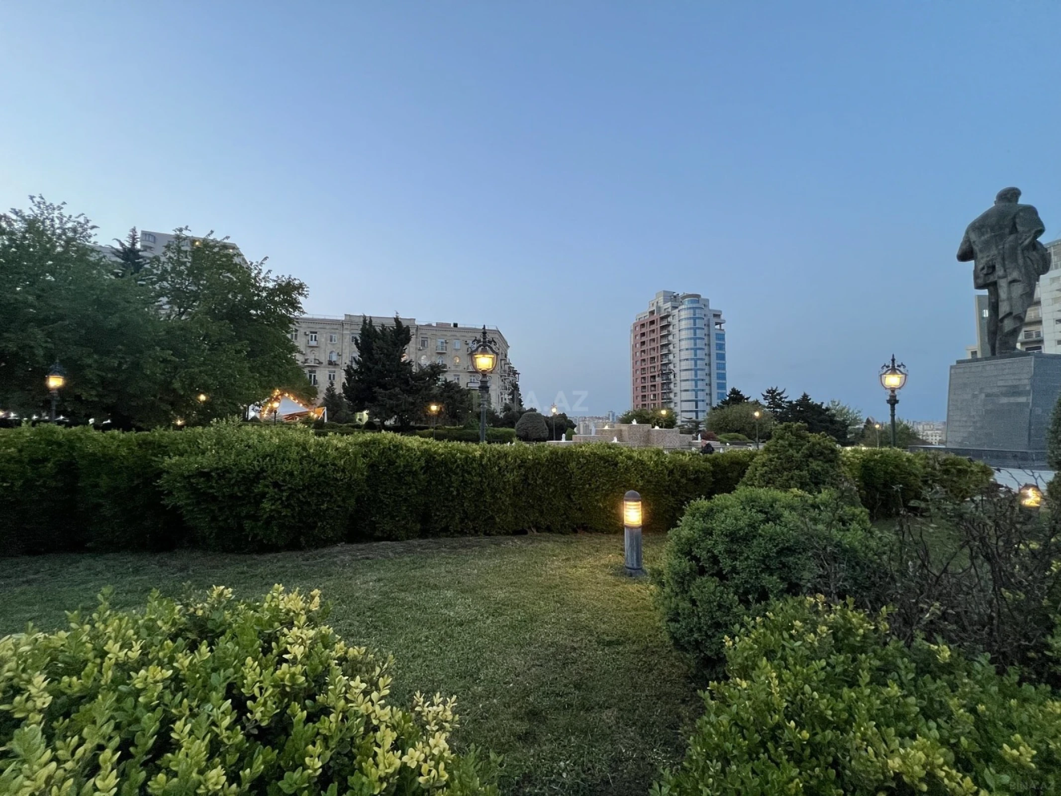 Satılır 3 otaqlı mənzil 95 m²