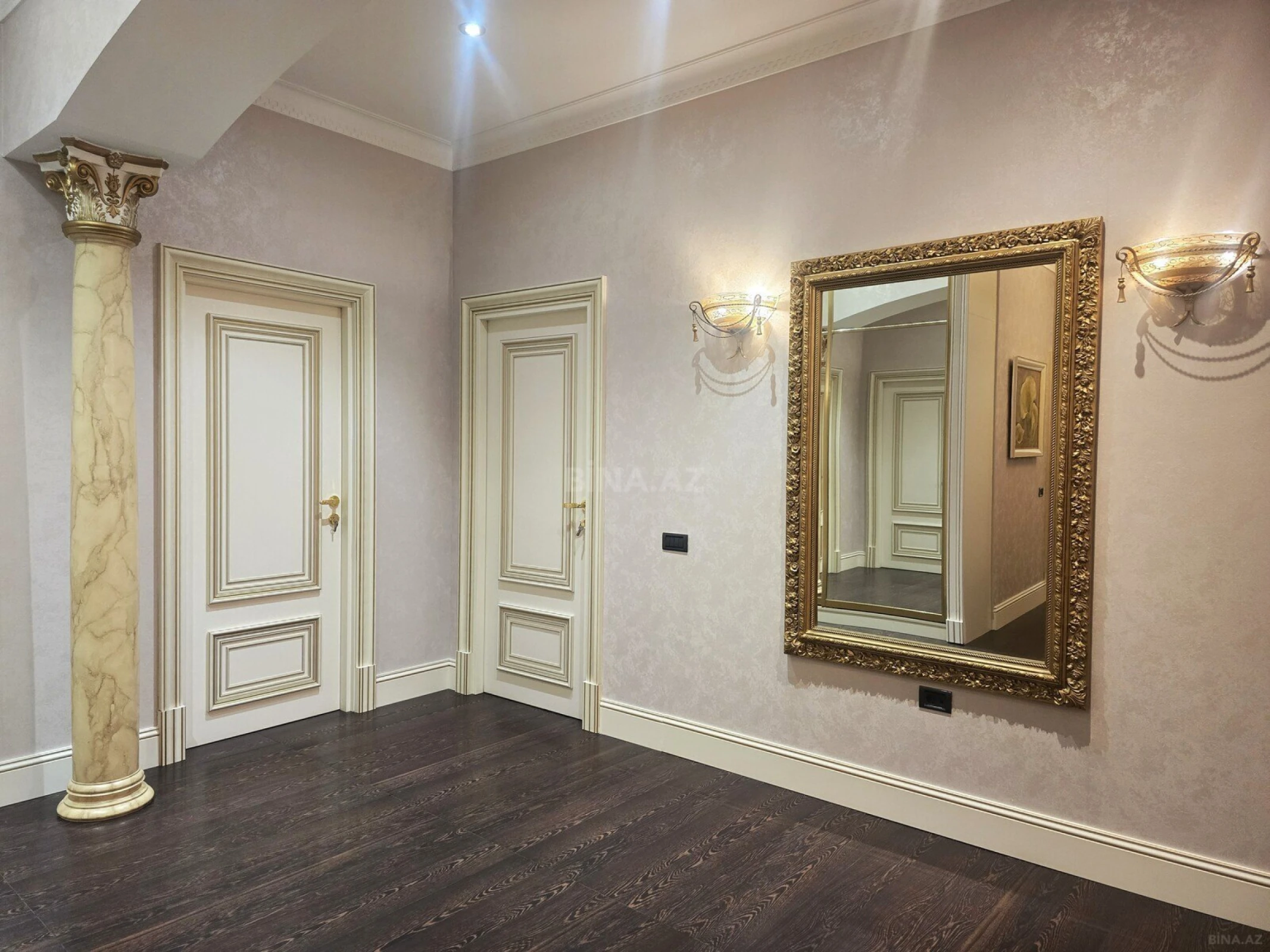 Satılır 4 otaqlı mənzil 200 m²