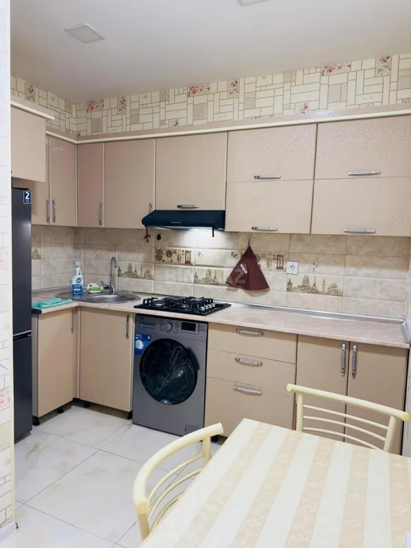 Kirayə verilir 3 otaqlı mənzil 105 m²