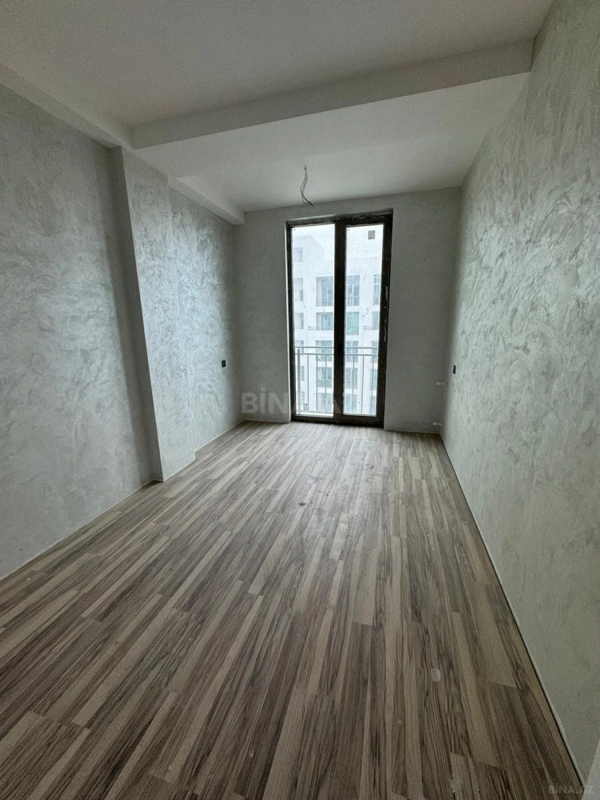 Satılır 3 otaqlı mənzil 101 m²
