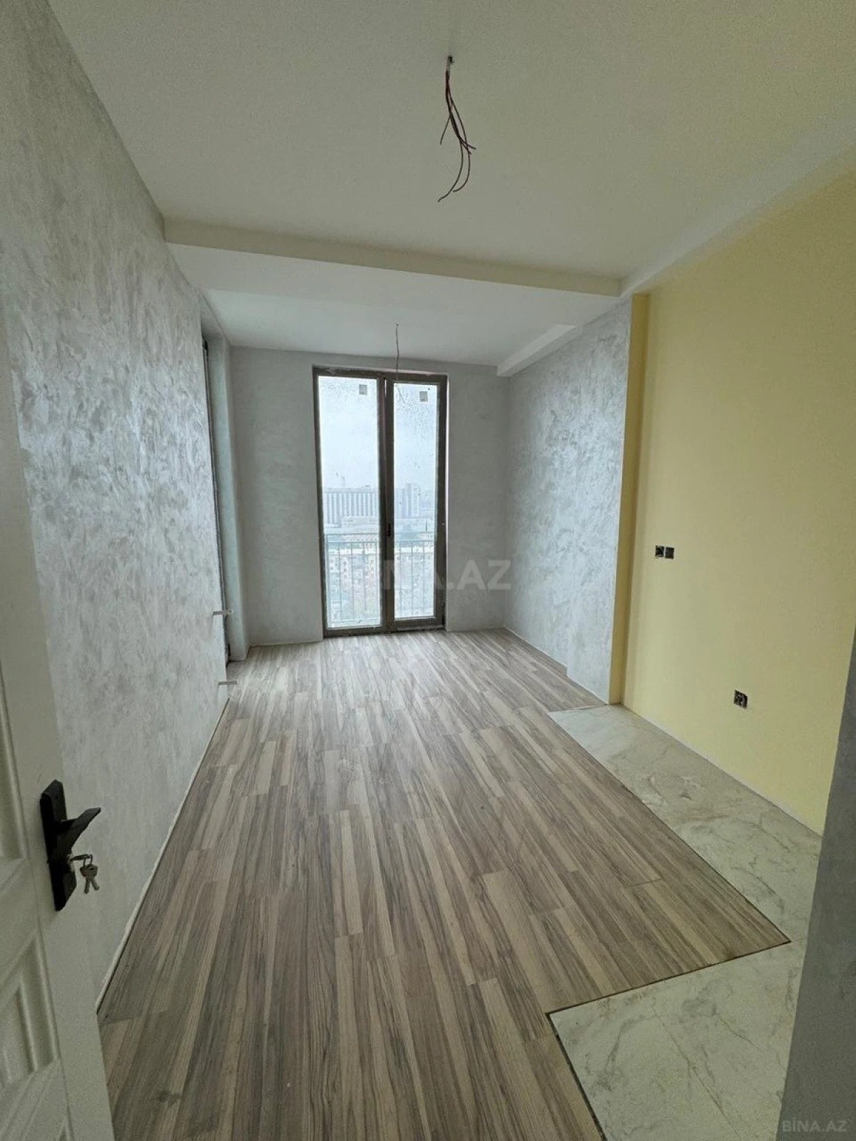 Satılır 3 otaqlı mənzil 101 m²