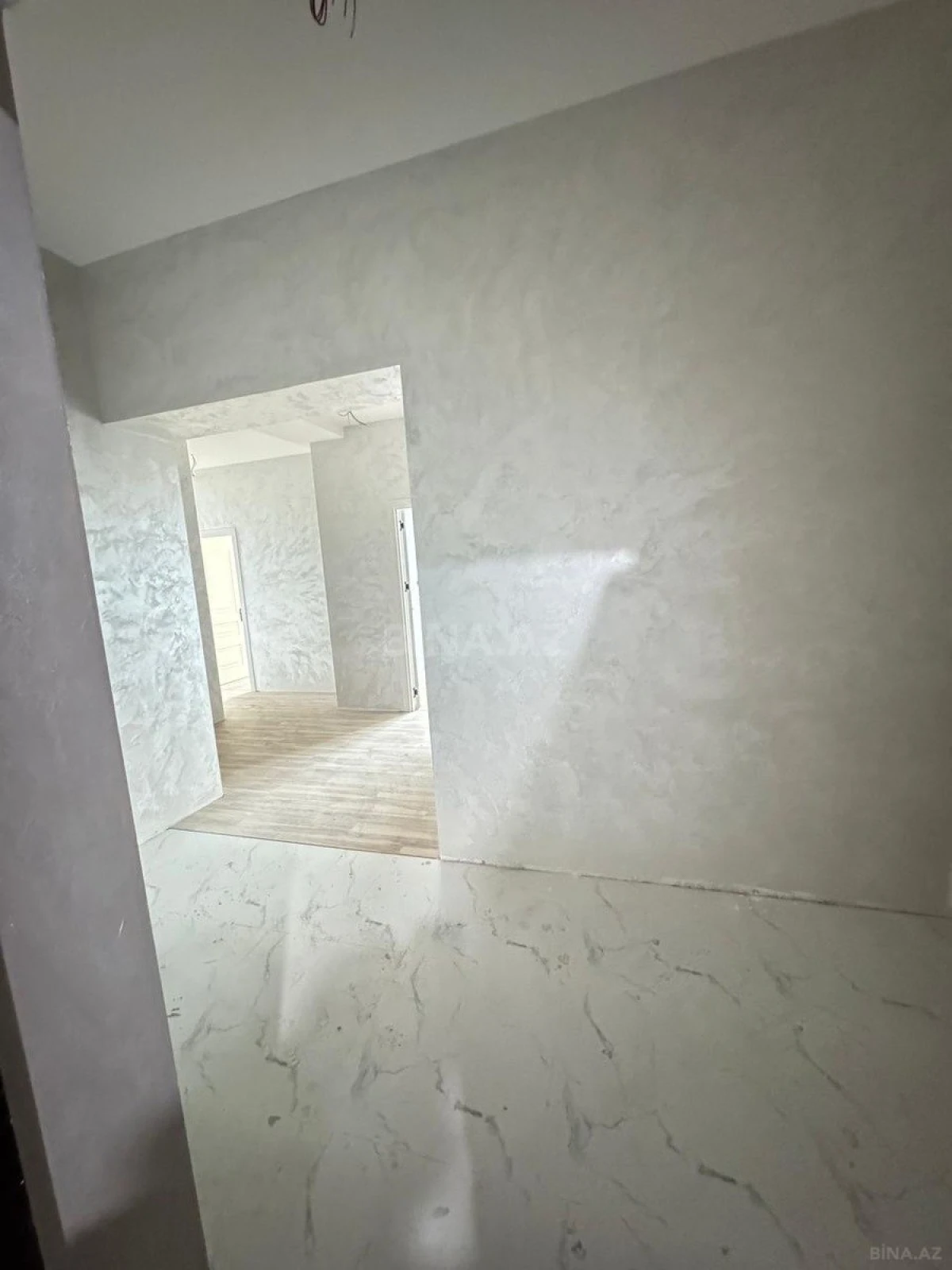 Satılır 3 otaqlı mənzil 101 m²