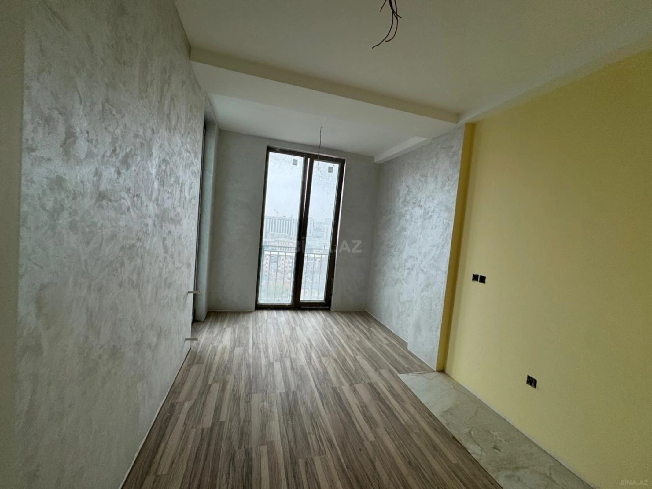 Satılır 3 otaqlı mənzil 101 m²