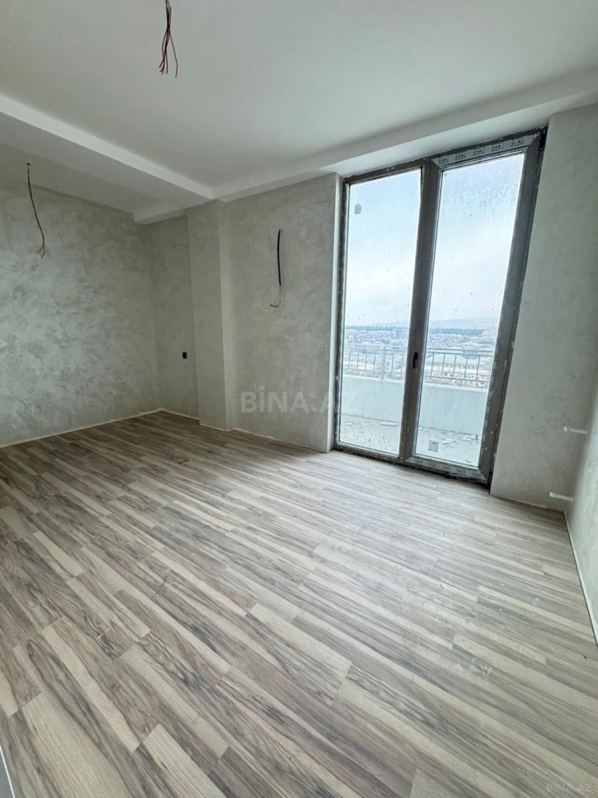 Satılır 3 otaqlı mənzil 101 m²