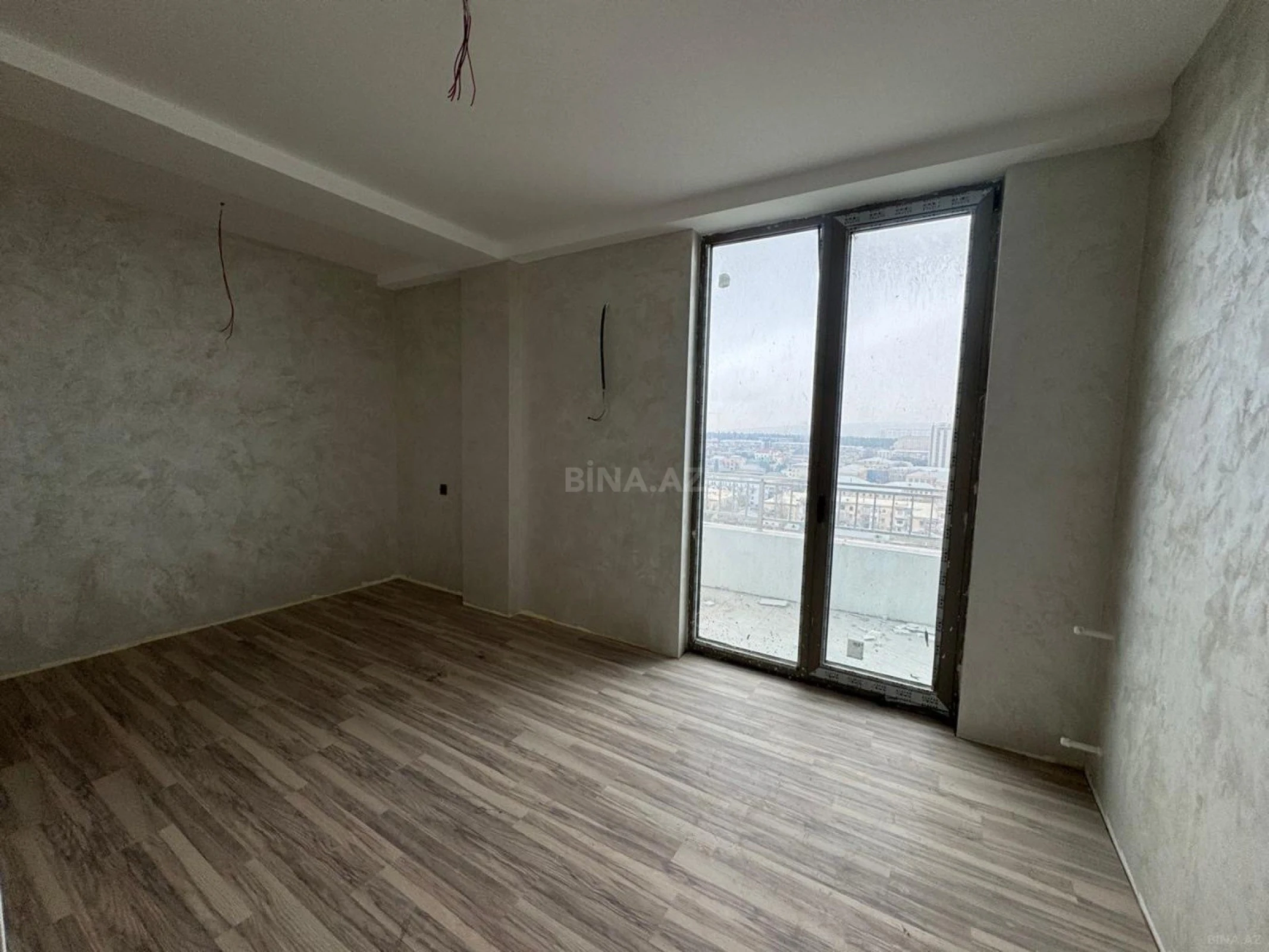 Satılır 3 otaqlı mənzil 101 m²