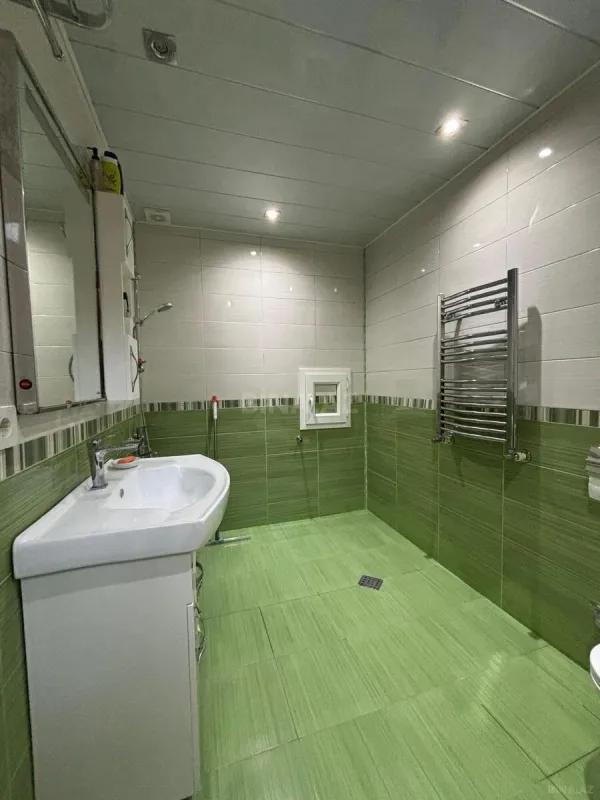 Satılır 3 otaqlı mənzil 120 m²