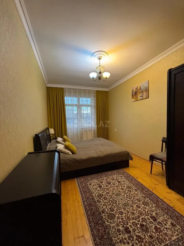 Satılır 3 otaqlı mənzil 120 m²