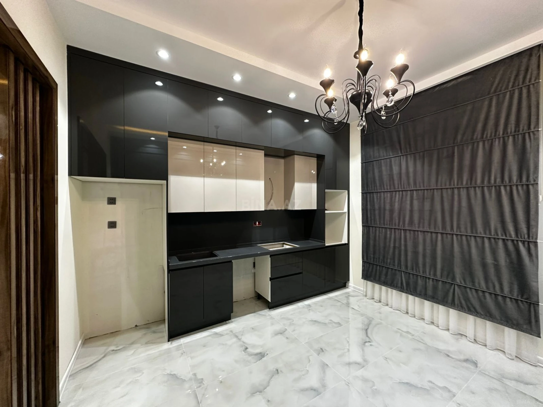 Satılır 4 otaqlı həyət evi 160 m²