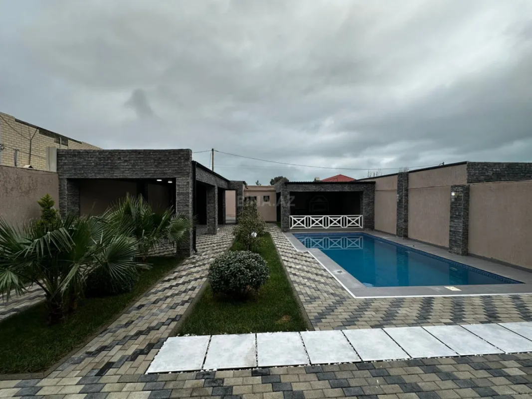Satılır 4 otaqlı həyət evi 160 m²