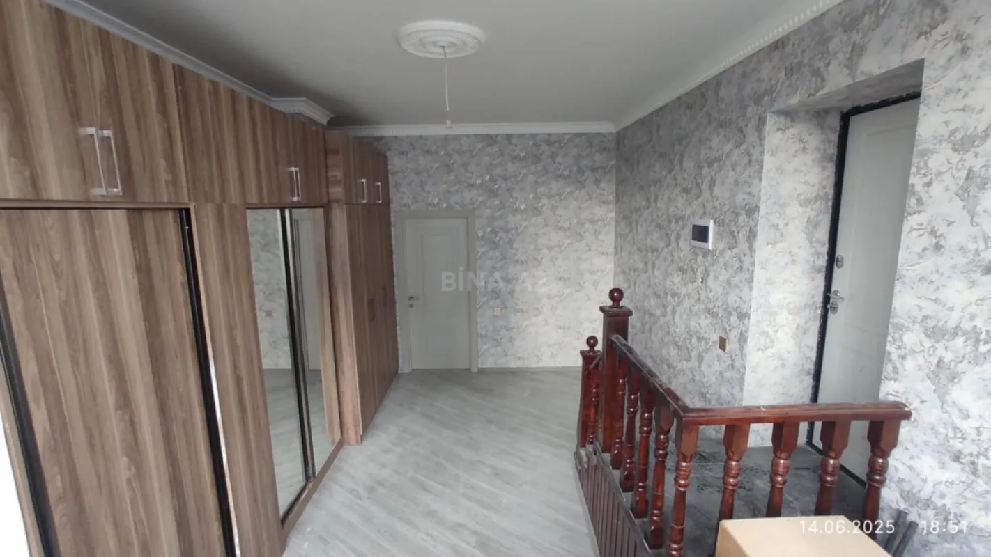 Satılır 3 otaqlı mənzil 135 m²