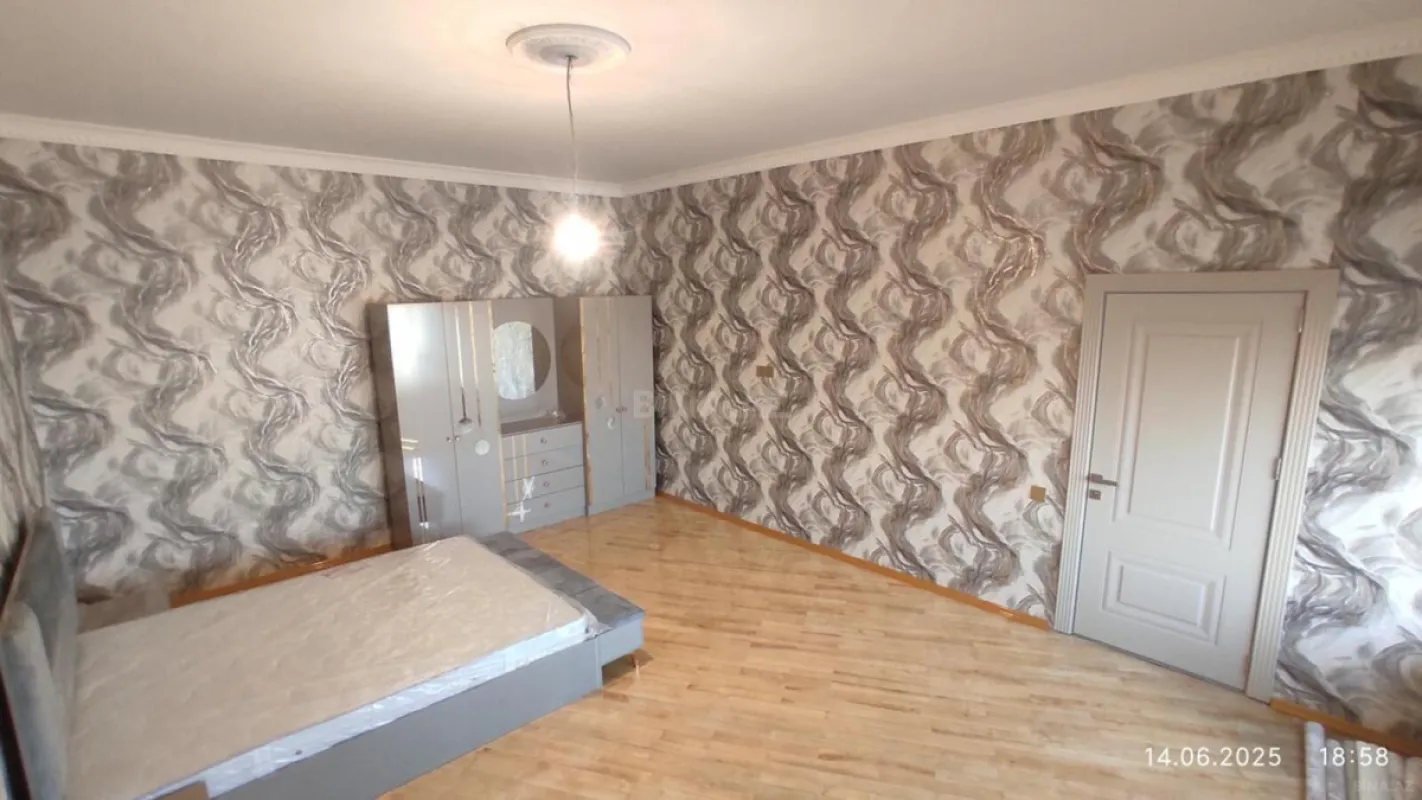Satılır 3 otaqlı mənzil 135 m²