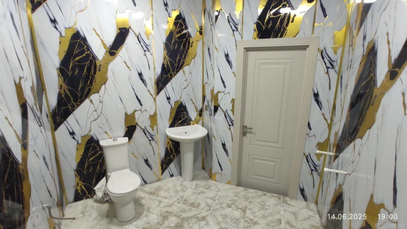 Satılır 3 otaqlı mənzil 135 m²