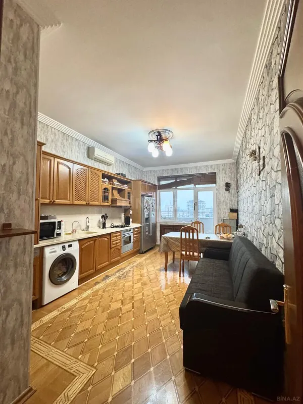 Satılır 3 otaqlı mənzil 150 m²