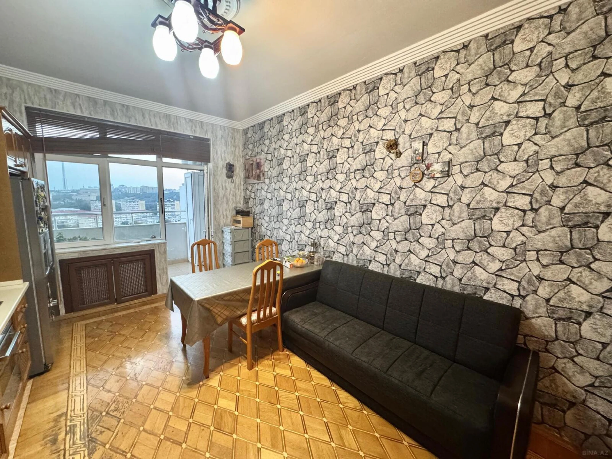 Satılır 3 otaqlı mənzil 150 m²