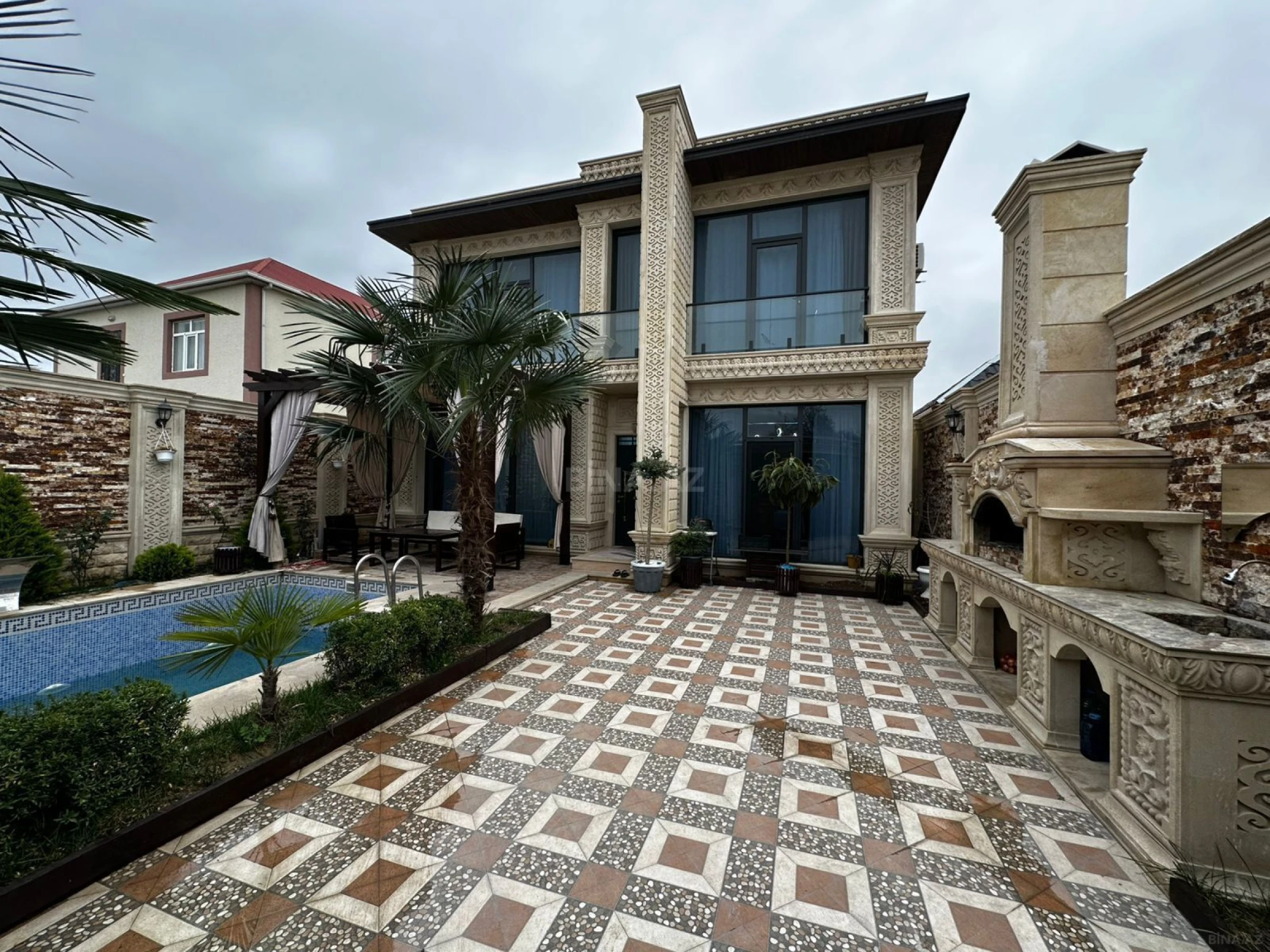 Satılır 4 otaqlı həyət evi 200 m²