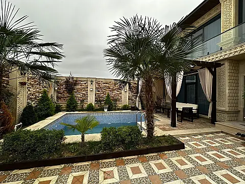 Satılır 4 otaqlı həyət evi 200 m²