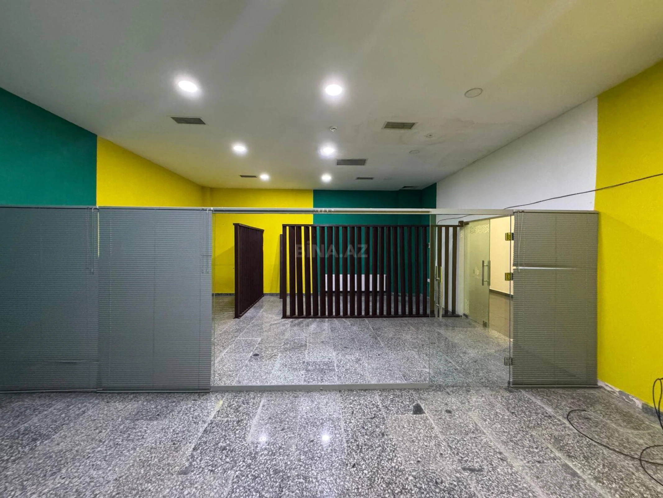 Kirayə verilir 1 otaqlı ofis 60 m²