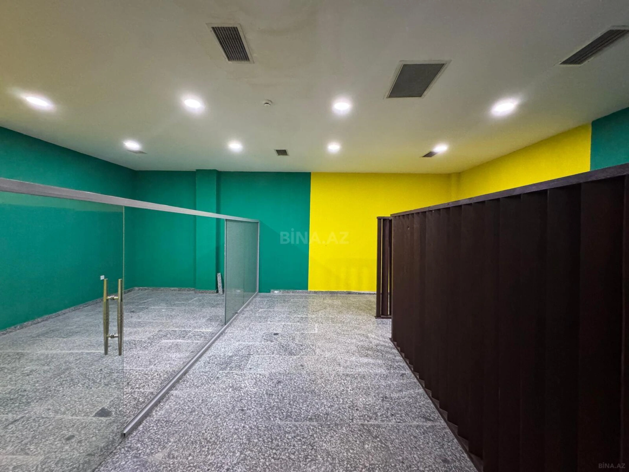 Kirayə verilir 1 otaqlı ofis 60 m²