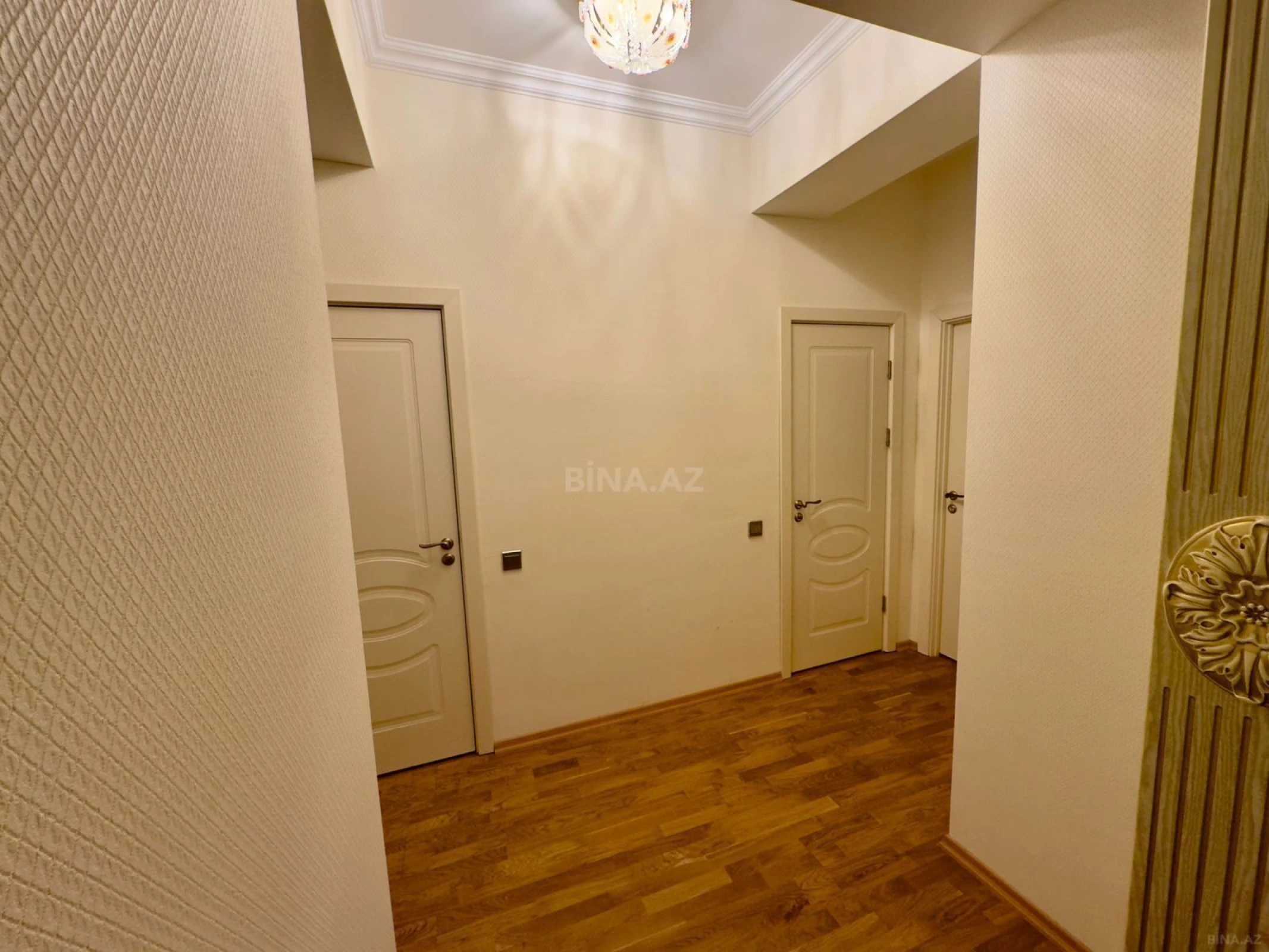 Satılır 3 otaqlı mənzil 120 m²