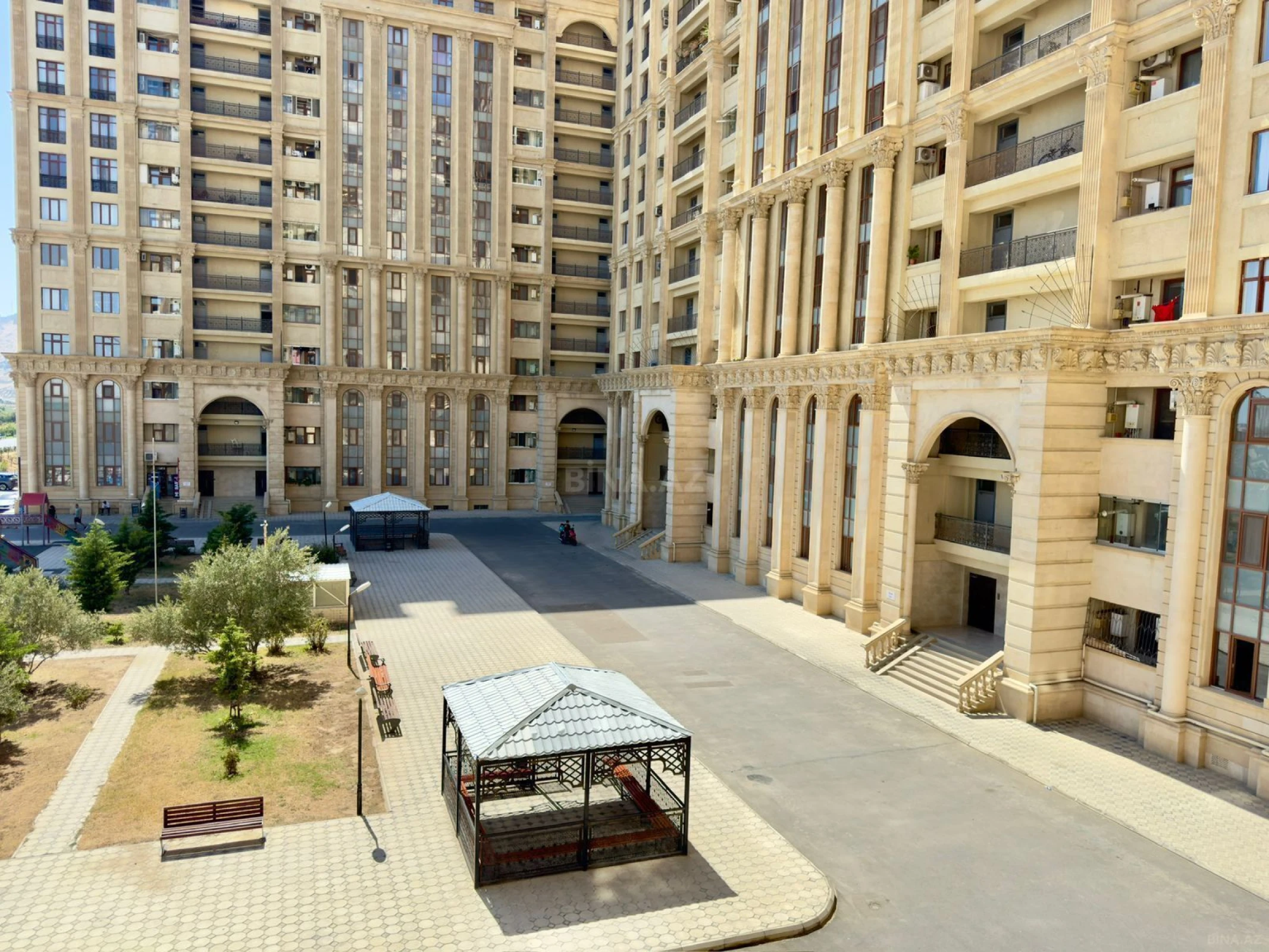 Satılır 3 otaqlı mənzil 120 m²