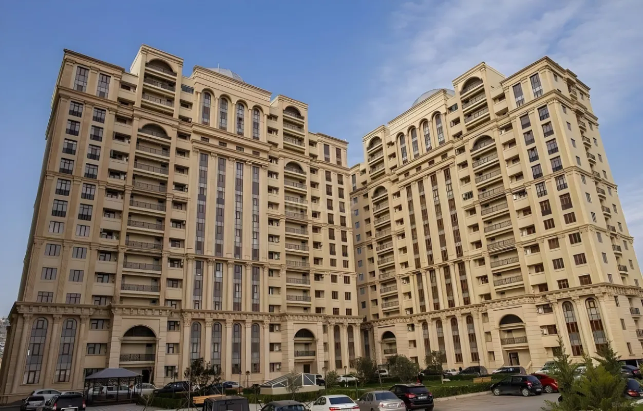 Satılır 3 otaqlı mənzil 120 m²