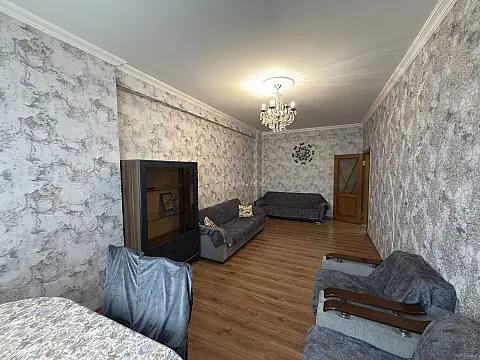 Satılır 2 otaqlı mənzil 76 m²