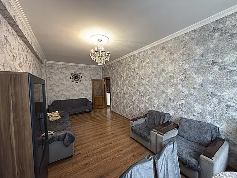 Satılır 2 otaqlı mənzil 76 m²