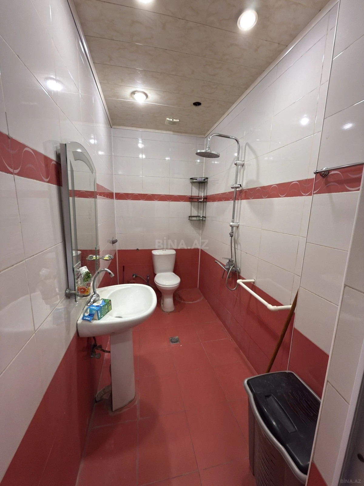 Satılır 2 otaqlı mənzil 76 m²