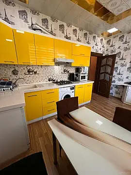 Satılır 3 otaqlı mənzil 98 m²