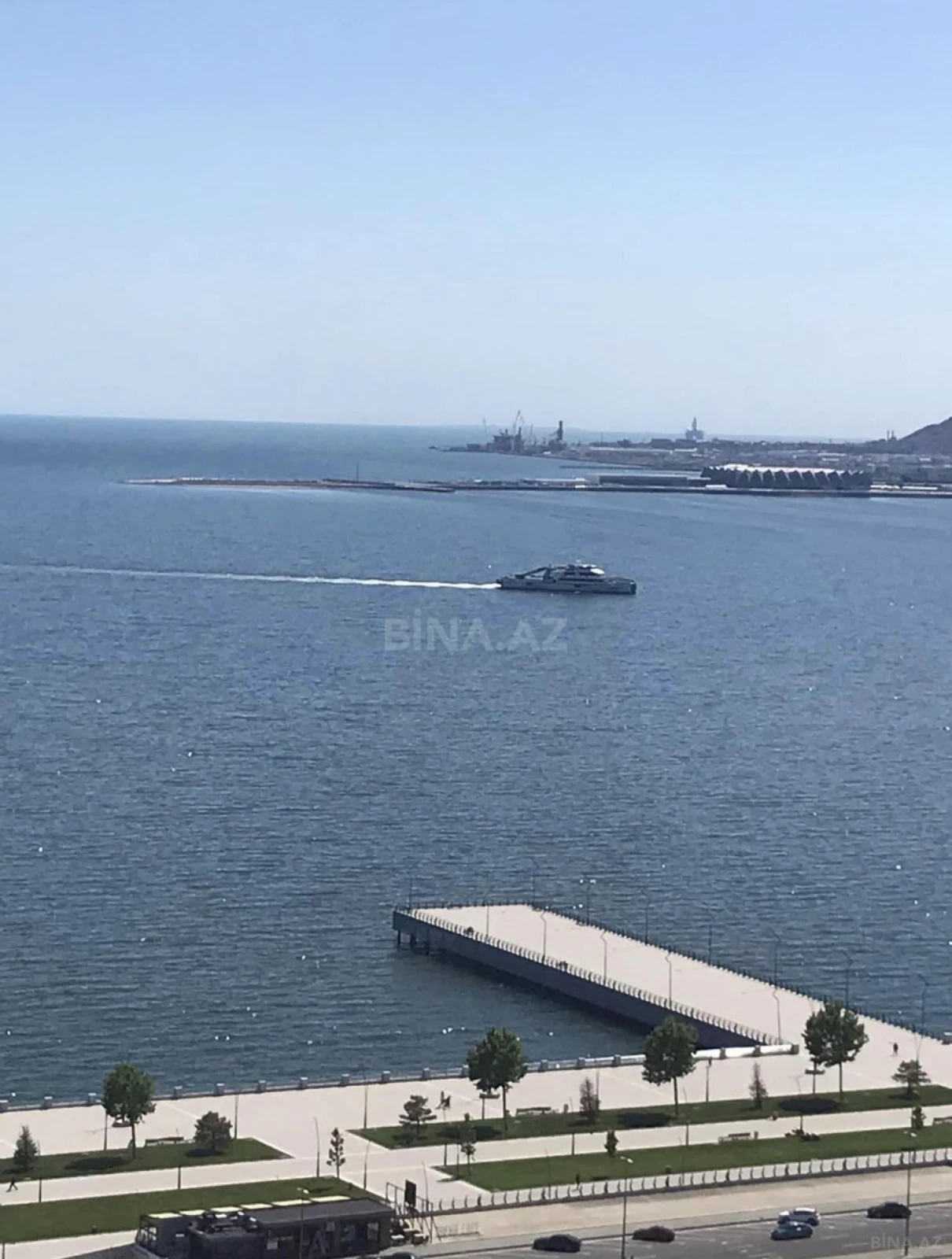 Kirayə verilir 4 otaqlı mənzil 250 m²