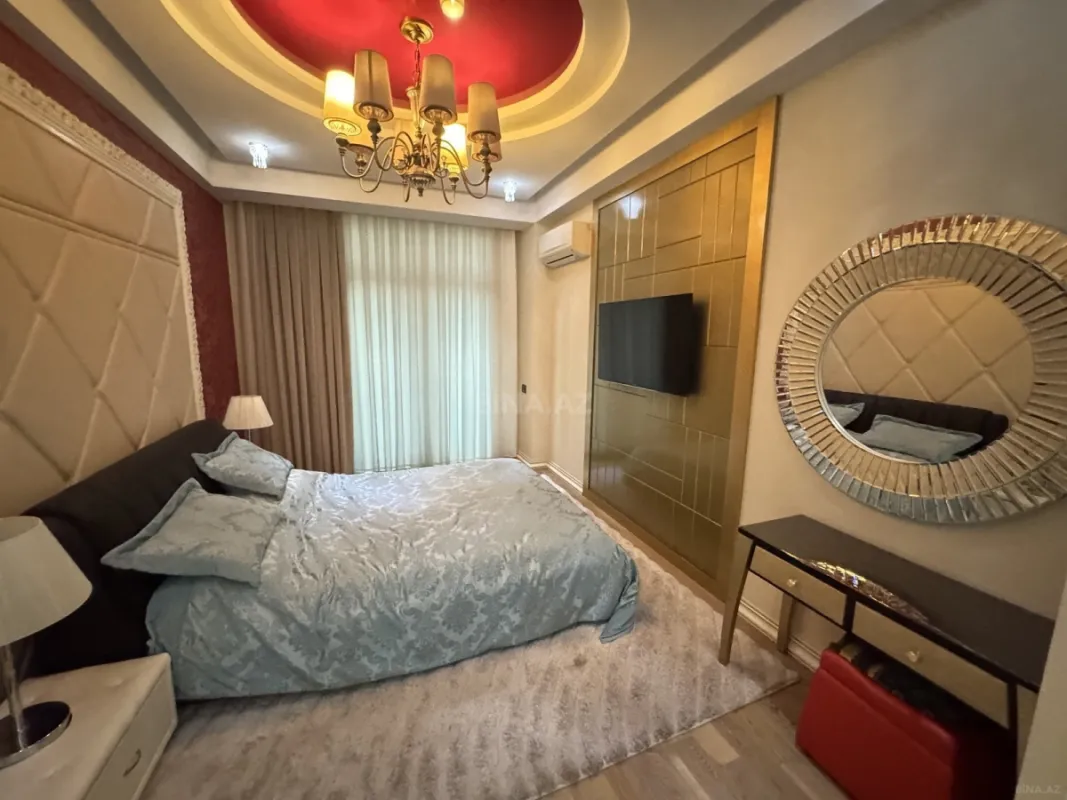 Kirayə verilir 4 otaqlı mənzil 250 m²