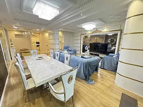 Kirayə verilir 4 otaqlı mənzil 250 m²