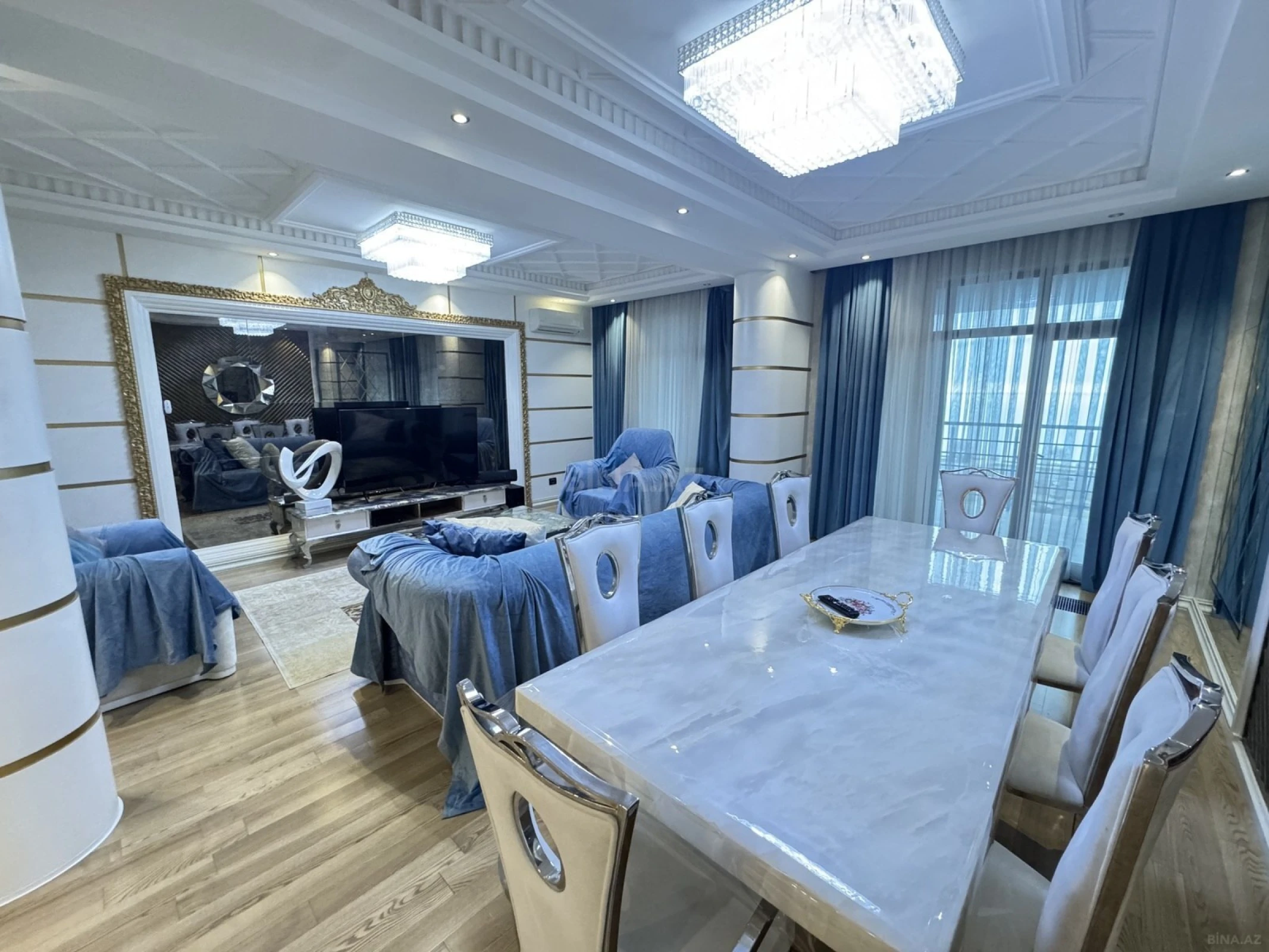 Kirayə verilir 4 otaqlı mənzil 250 m²
