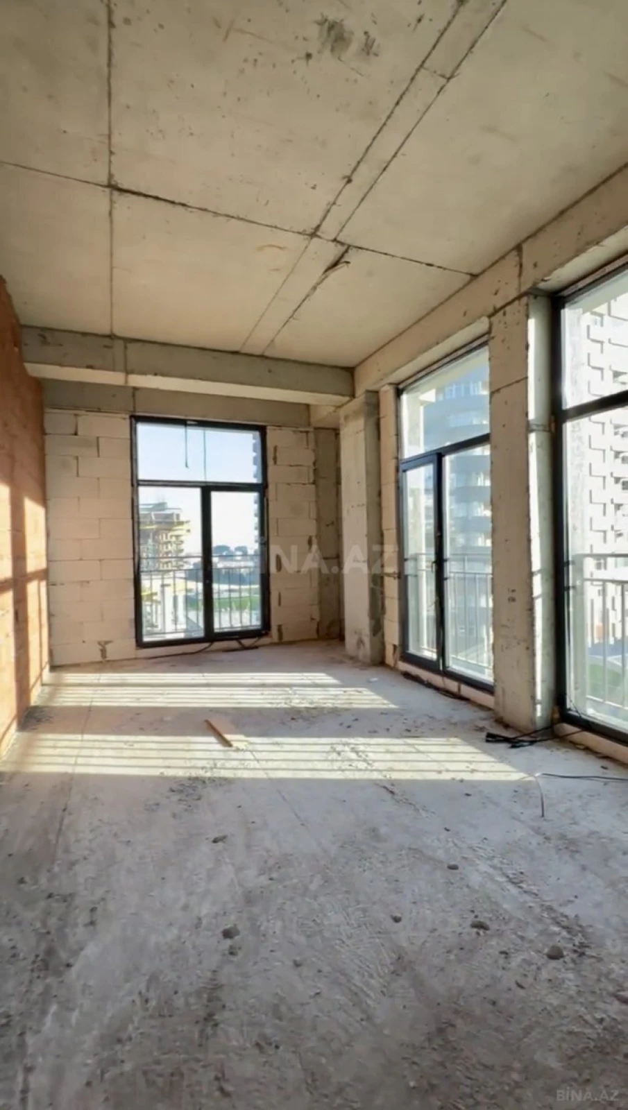 Satılır 2 otaqlı mənzil 90.5 m²