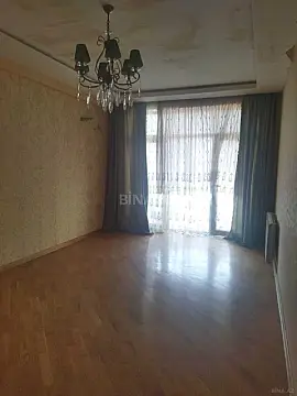 Satılır 3 otaqlı mənzil 135 m²
