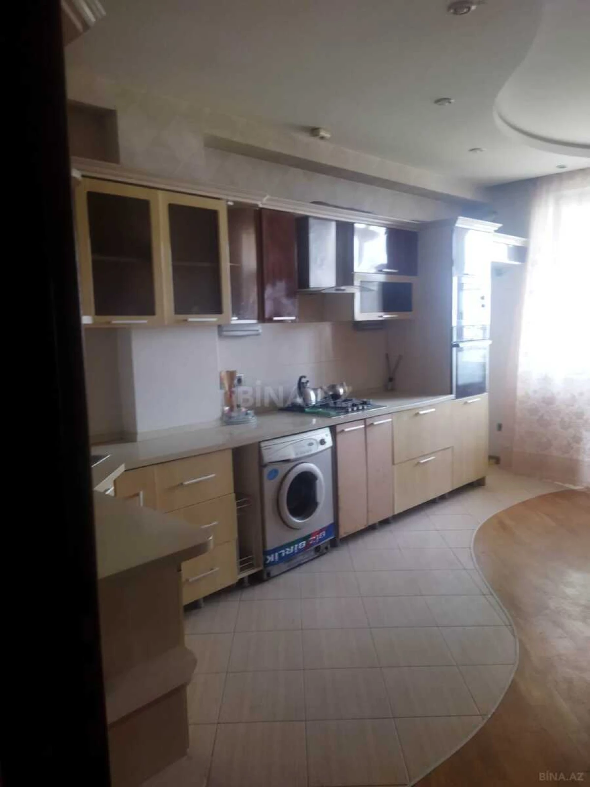 Satılır 3 otaqlı mənzil 135 m²