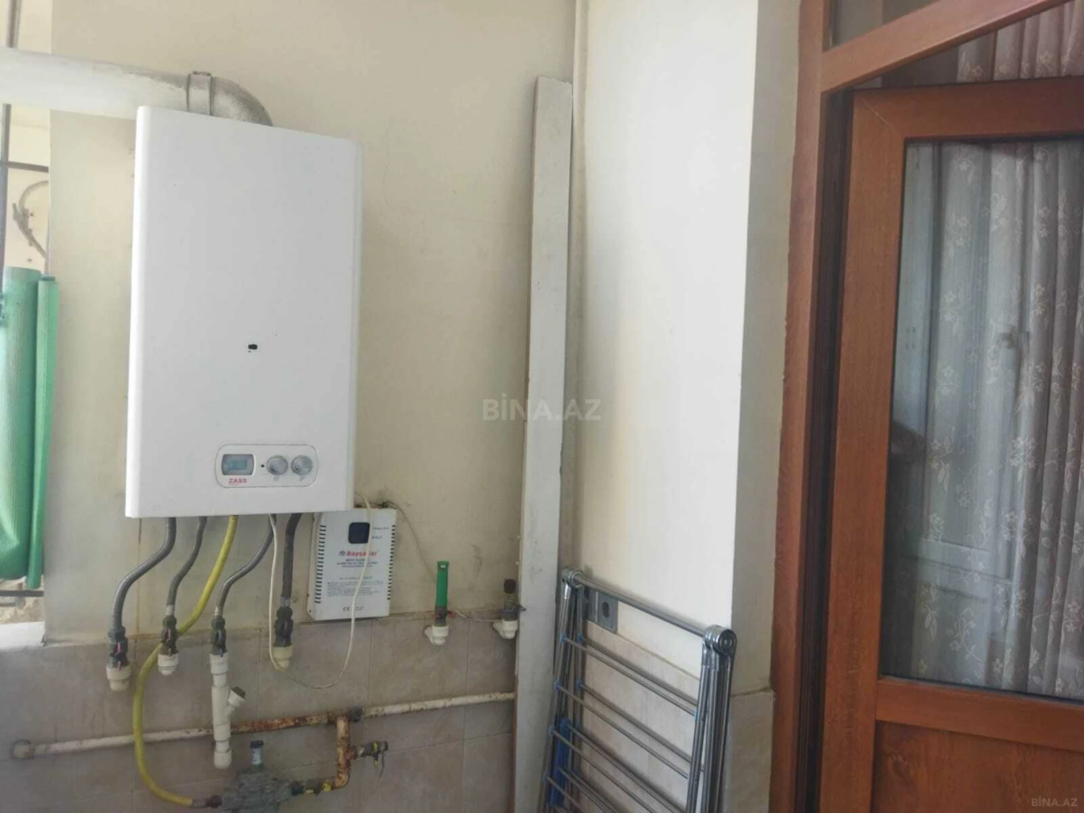 Satılır 3 otaqlı mənzil 135 m²